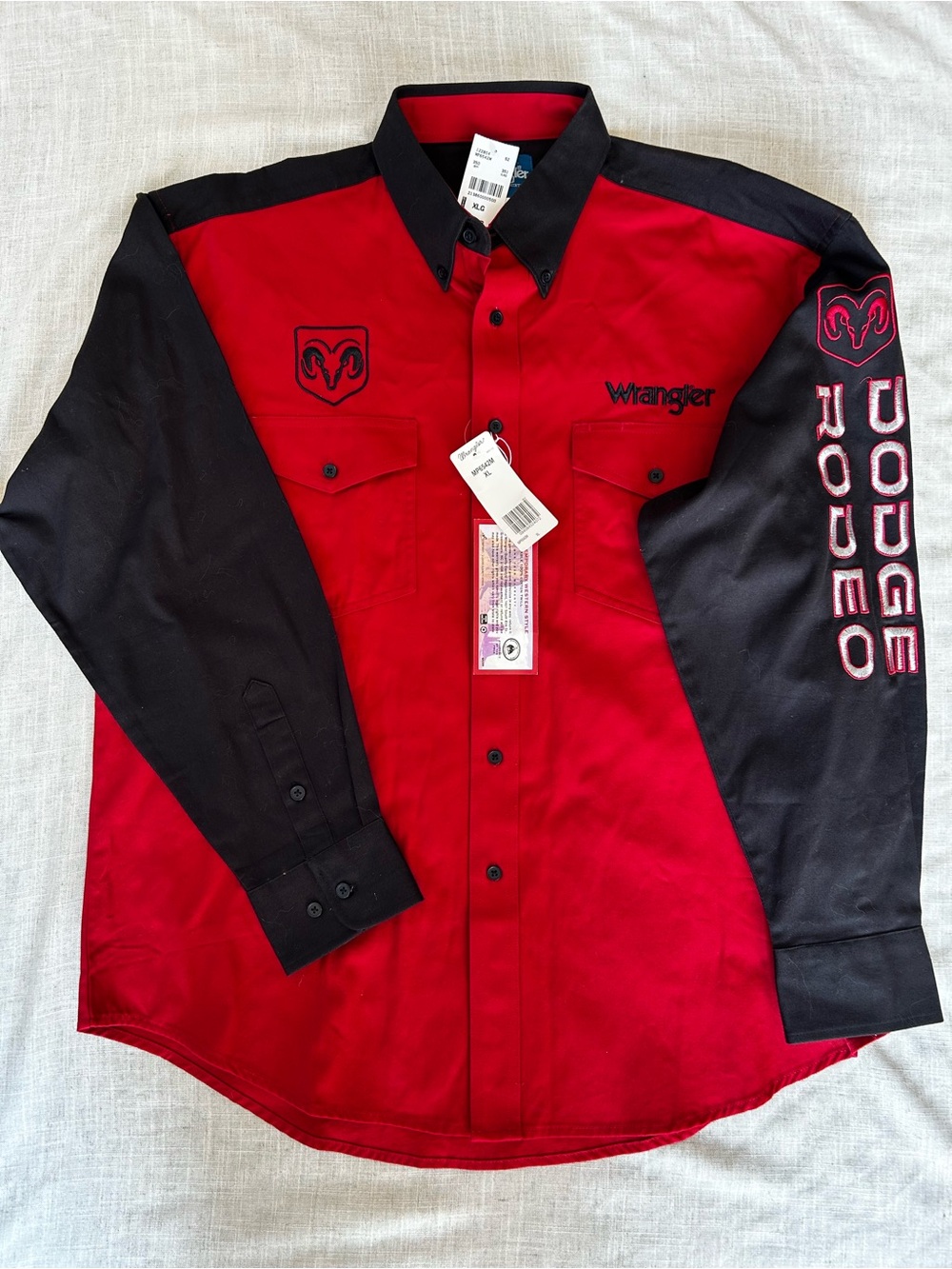 Vintage Wrangler Red and Black Long-Sleeve Western Button-Down Shirt